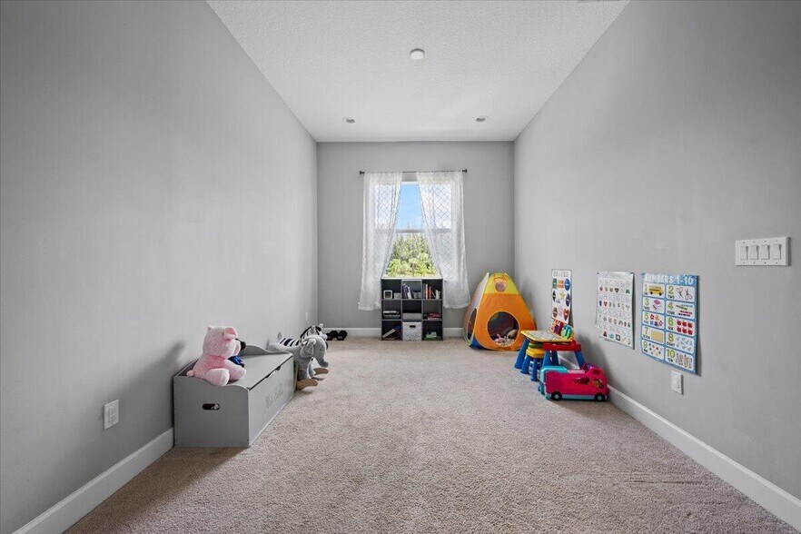 Building Photo - 15406 Goldfinch Cir