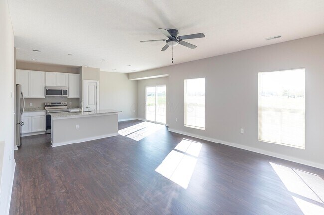Building Photo - 297 Lenell Lp