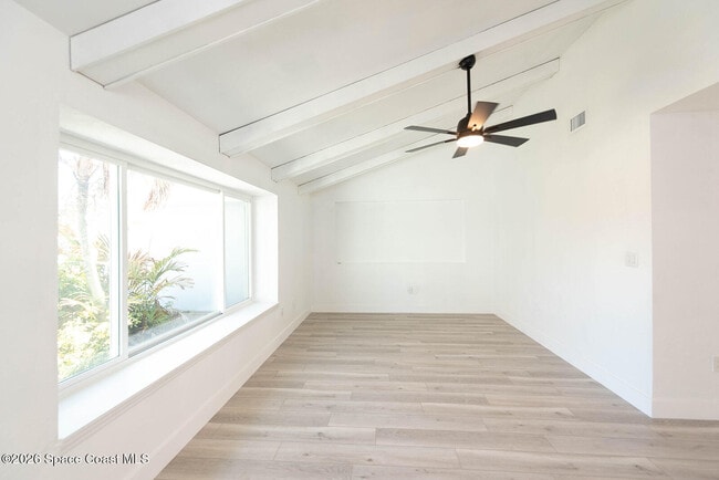 Building Photo - 790 Palm Dr