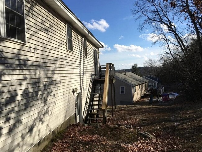 Building Photo - 41 Blueberry Hill Rd