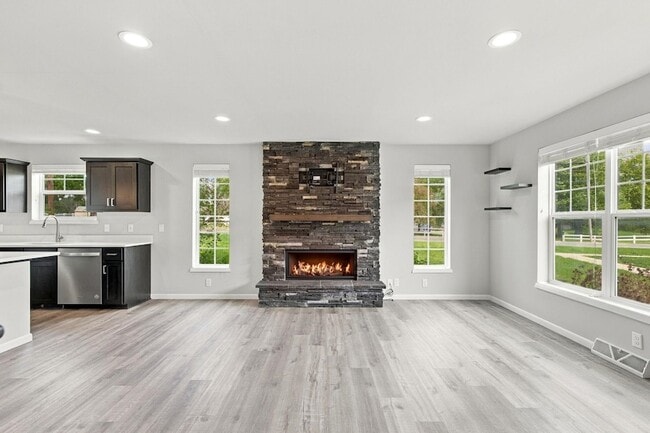 Building Photo - 6158 Driscoll Dr