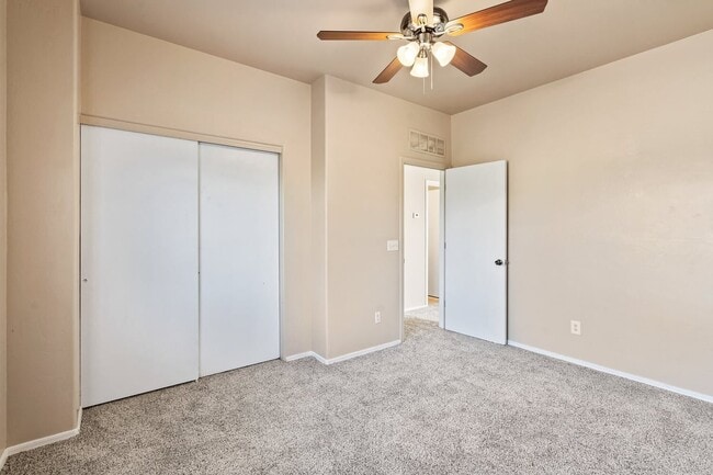 Building Photo - 6657 S Venetian Dr