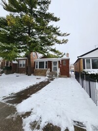 Building Photo - 10104 S Prairie Ave