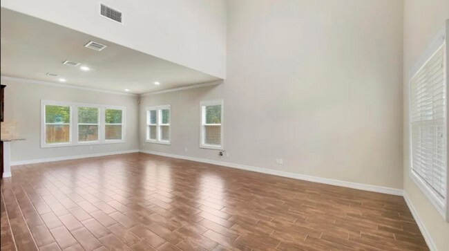 Building Photo - 204 Francis Dr