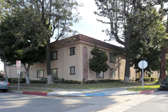 Building Photo - 14509 Rosecrans Ave