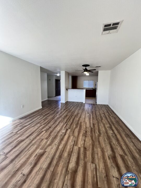 Building Photo - 1160 Rosas St