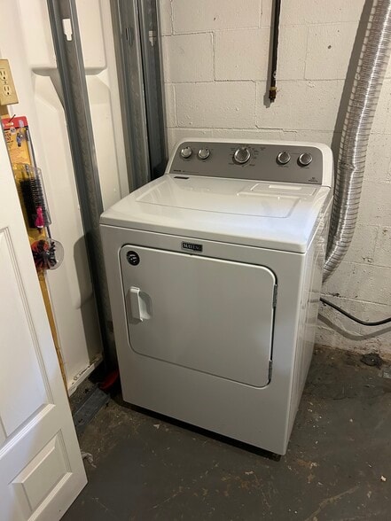 Dryer - 406 Hickory Cir