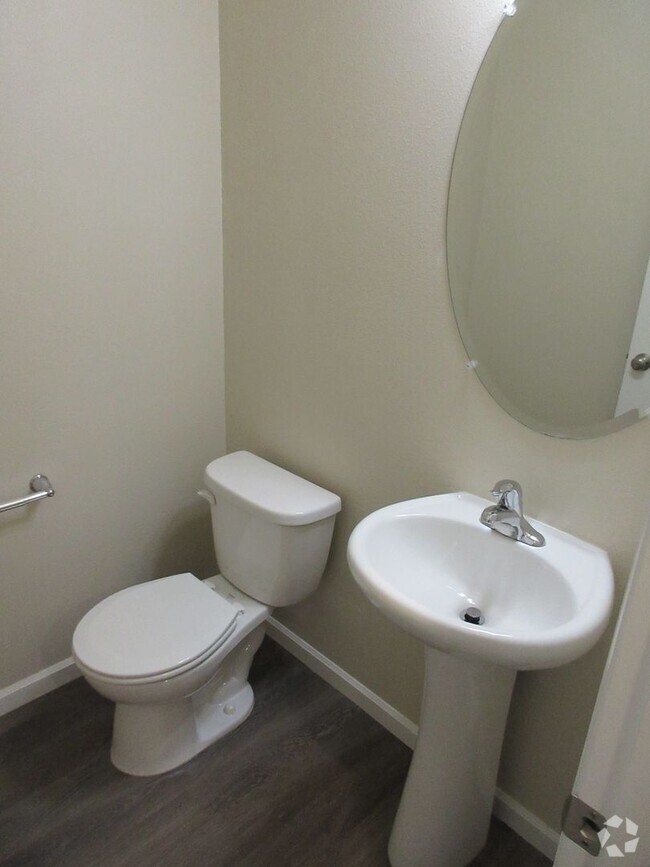 Building Photo - Newer 3 bedroom in South Salem