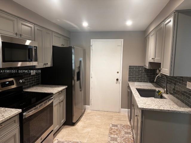 Building Photo - 800 NE 195th St