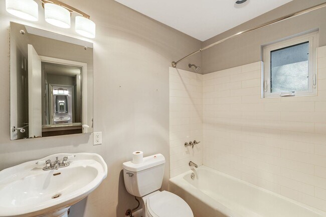 Building Photo - Updated 2-Bedroom Home in Gorgeous Woodland Hills (Landscaping Included)