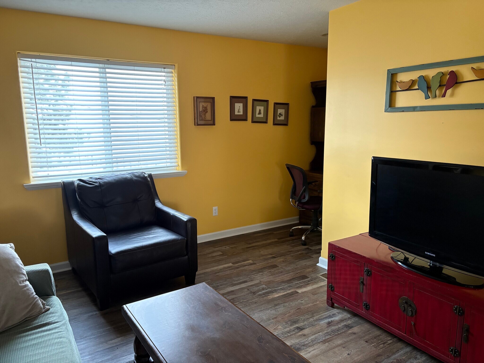 desk area - 389 Goodwyn Coulee Rd