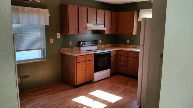 Building Photo - 317 High St