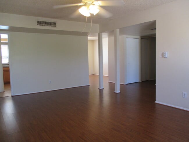 Building Photo - Tempe 4 Bed 2 Bath Includes Pool & Landscaping - Great Location