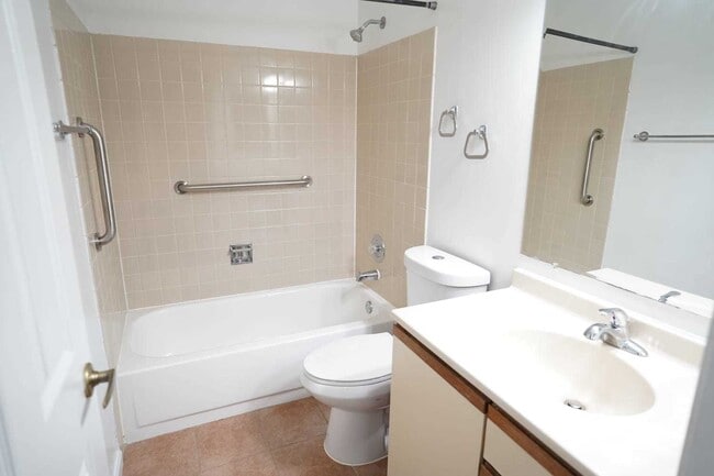 Building Photo - 361 Farnsworth Ct