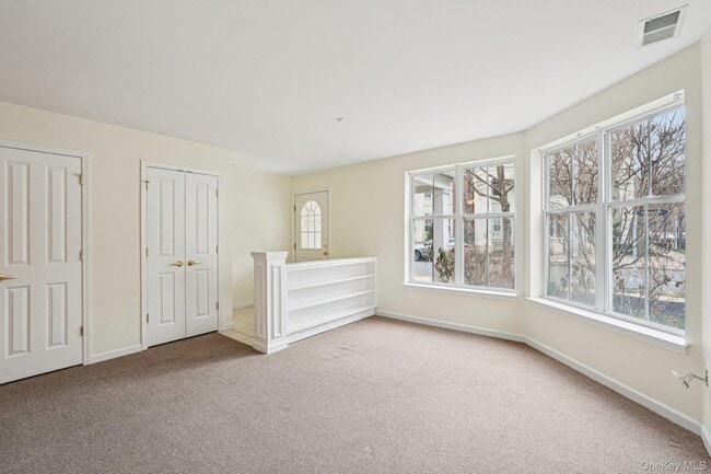 Building Photo - 2 Leeward Dr
