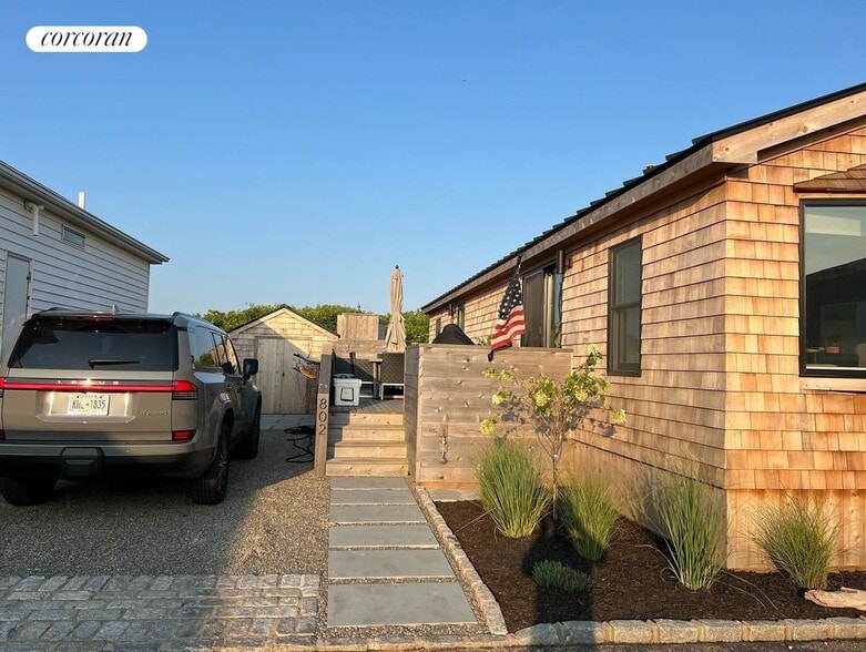 Building Photo - 100 Deforest Rd