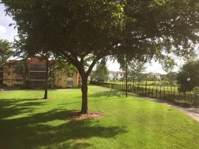 Building Photo - 3252 Foxcroft Rd