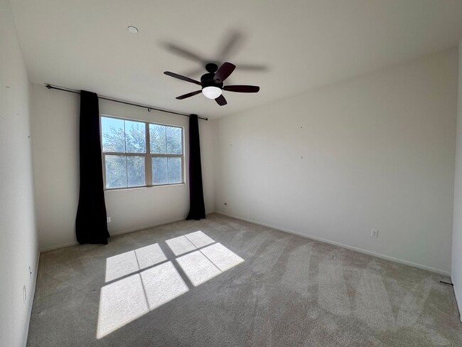 Building Photo - 4 bedroom single story Spencers Crossing h...