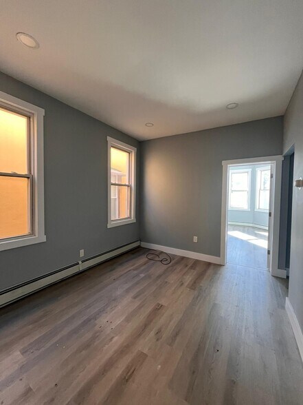 Building Photo - 220 Bidwell Ave