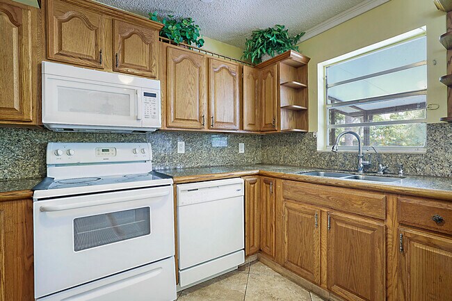 Building Photo - 2346 Caroma Ln