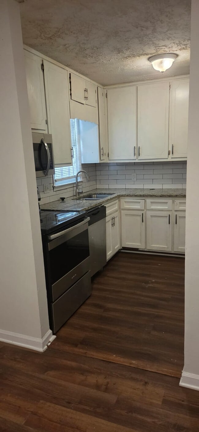 Building Photo - 5504 Estates Ct