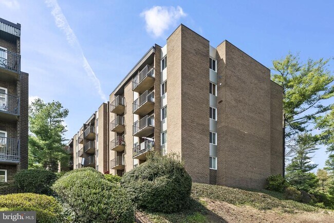 Building Photo - 60 S Van Dorn St