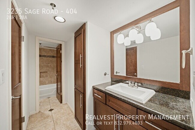 Building Photo - 3235 Sage Rd