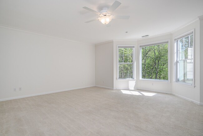 Building Photo - 82 Suzie Dr