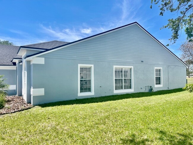 Building Photo - Ventura Luxury