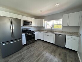 Building Photo - 2754 5th St
