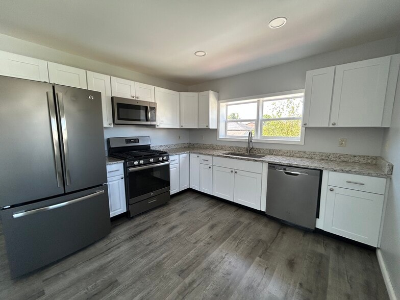 Primary Photo - 2754 5th St