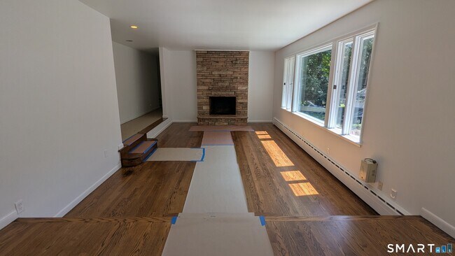 Building Photo - 1139 Brookside Dr