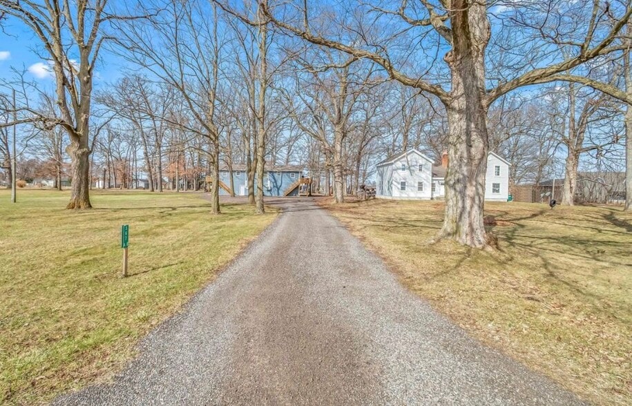 Building Photo - 367 Margaret Ann Dr
