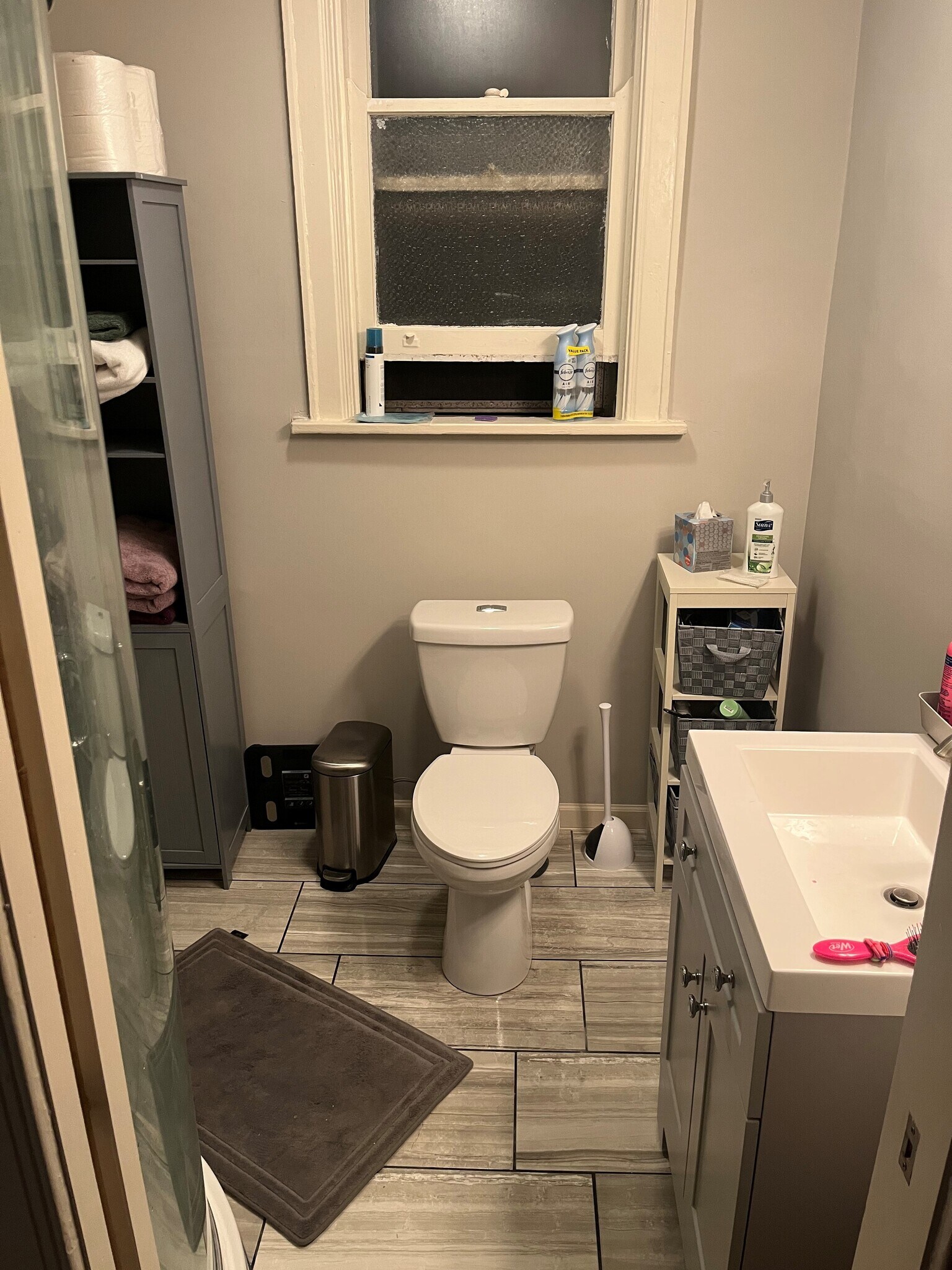 1st full bath - 4333 Eileen Dr