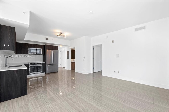 Building Photo - 2960 NE 207th St