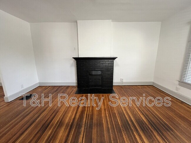 Building Photo - 2935 Ruckle St