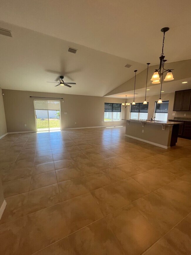 Building Photo - Newer Home with Fenced in Yard!!