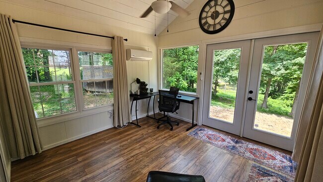 Building Photo - 6968 Corydon Ridge Rd NE