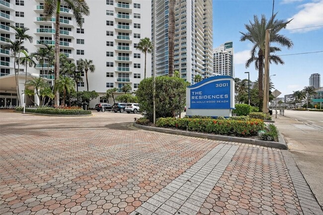 Building Photo - 3001 S Ocean Dr