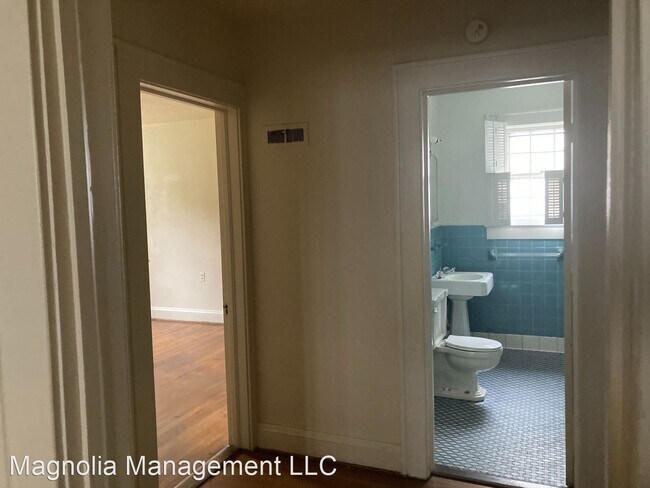 Building Photo - 3 br, 2 bath House - 137 W. Andrews Ave