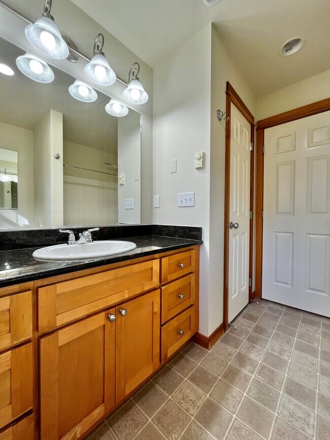 Building Photo - Beautiful 4 Bedroom Bainbridge Home Close ...