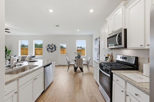 Building Photo - 5902 Peony Pl
