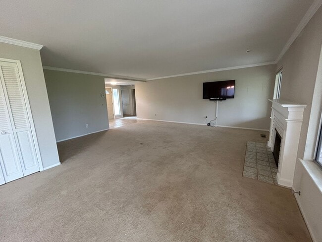 Building Photo - Charming 3bd/2ba Golf Course in Oakmont!
