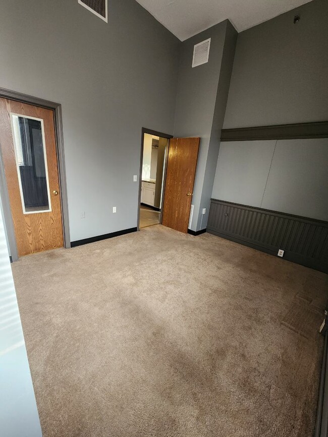 Building Photo - 35 Wood St