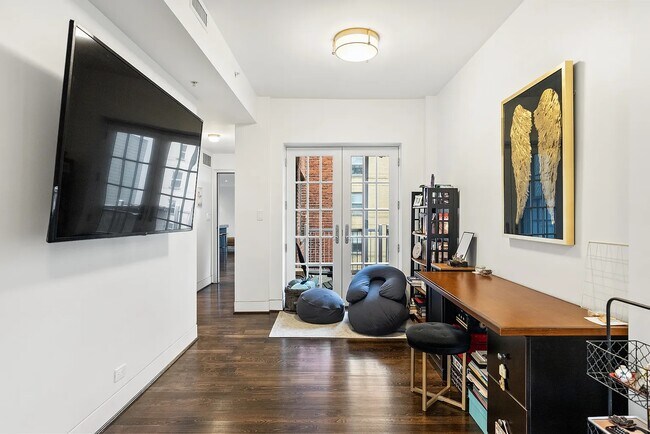 Building Photo - 1124 10th St NW