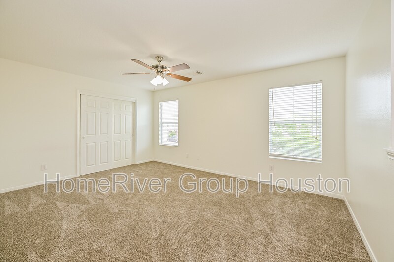 Building Photo - 20942 Foxwood Garden Dr