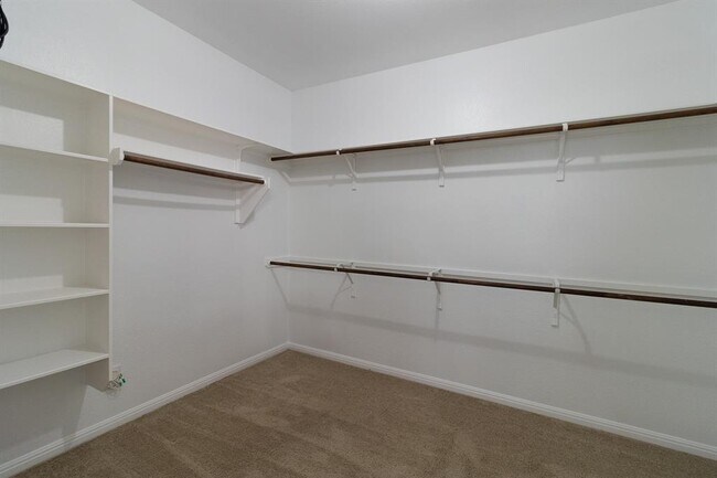 Building Photo - 2102 Monticello Ct