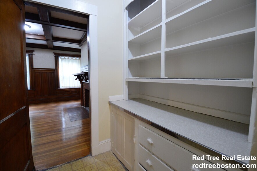 Building Photo - 141 Fuller St