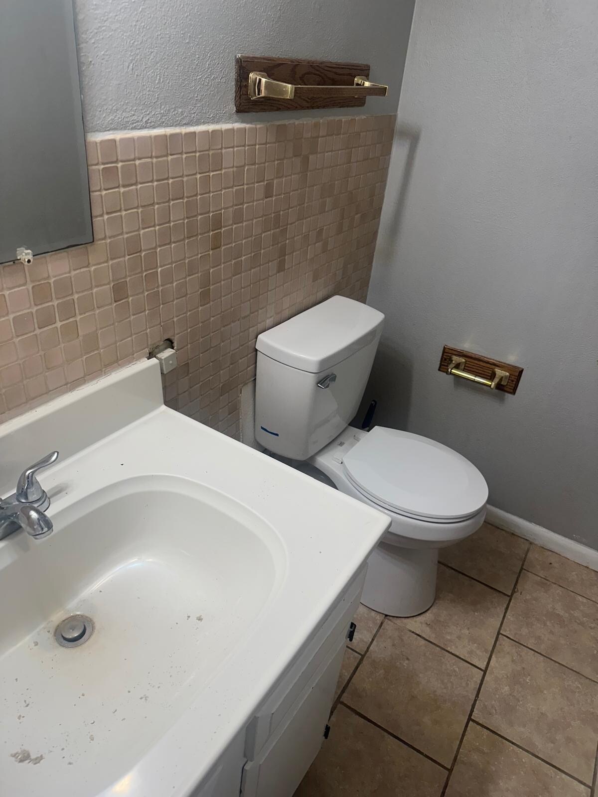 Building Photo - 4403 W Capri Ct