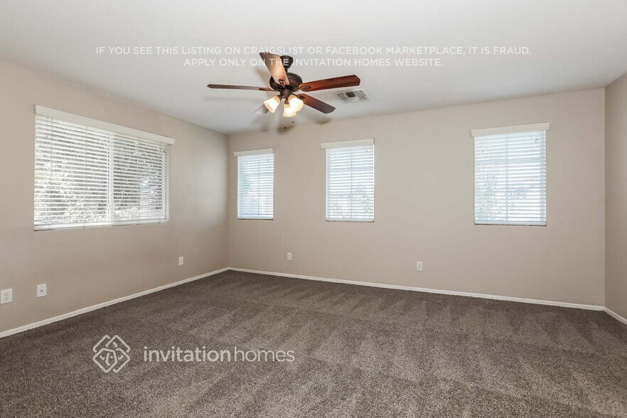 Building Photo - 10041 E Impala Ave